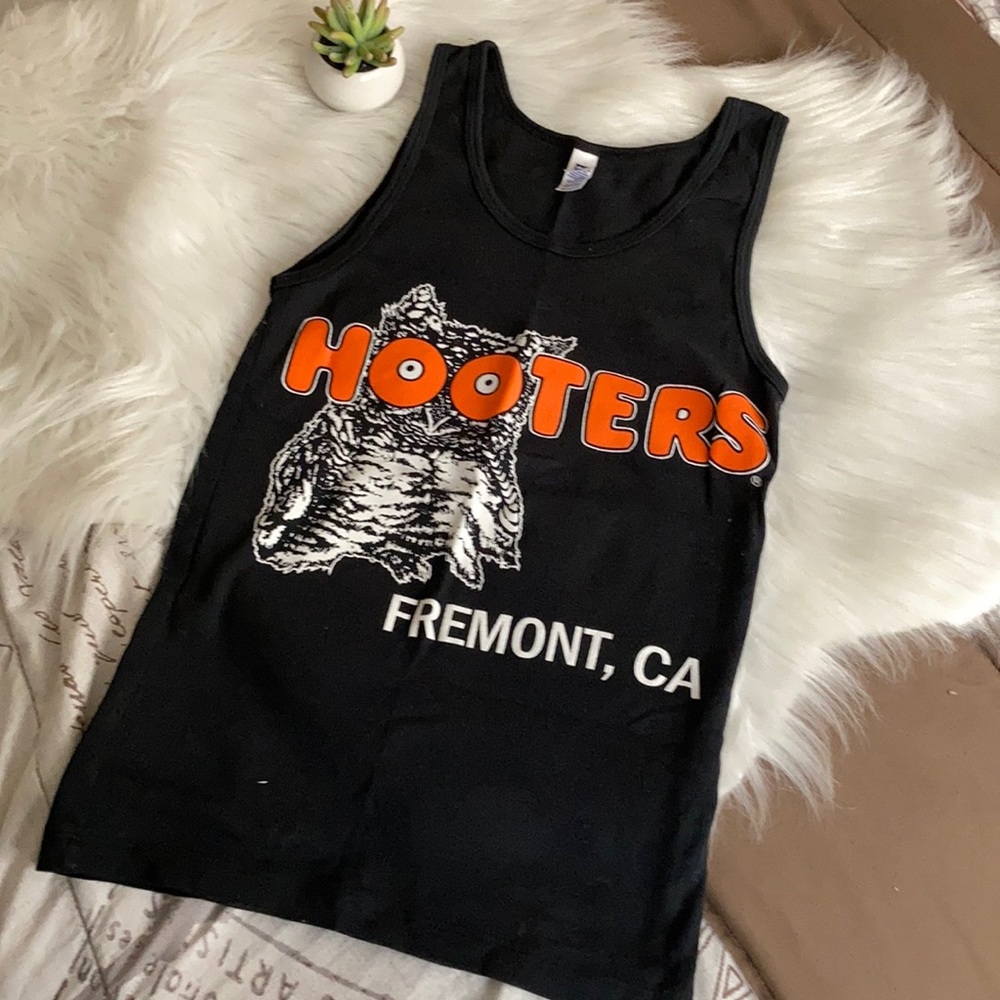 📌SOLD!!📌Hooters top